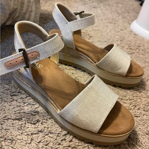 TOMS diana wedges works twice